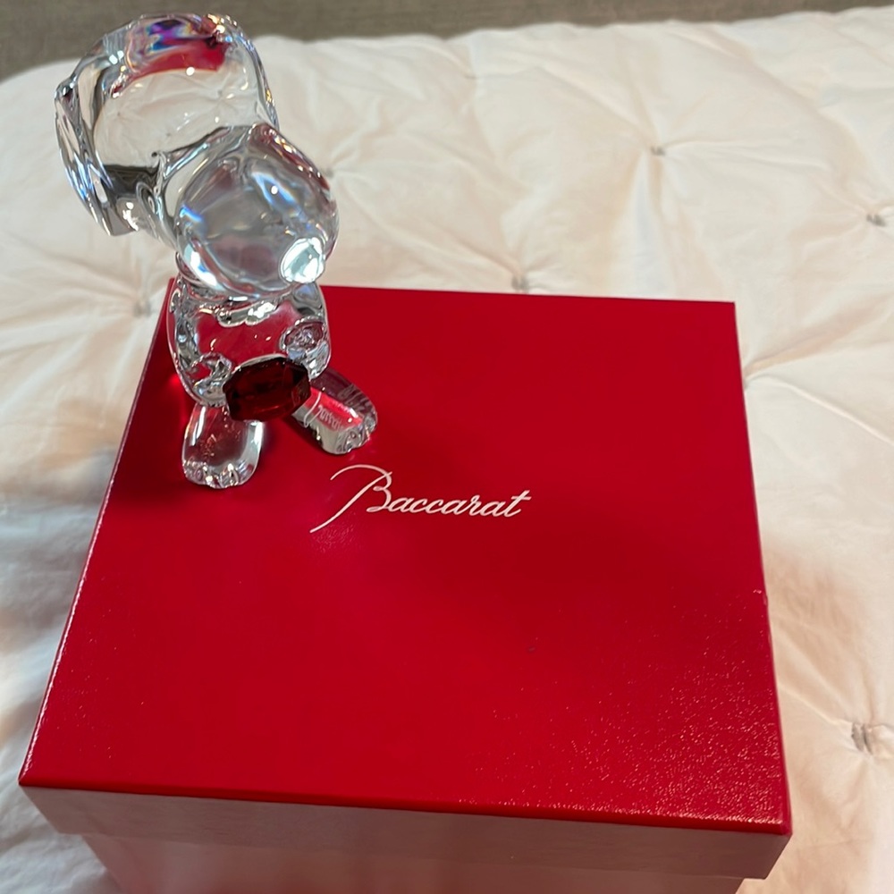 BACCARAT SNOOPY HEART FIGURINE - new in box!